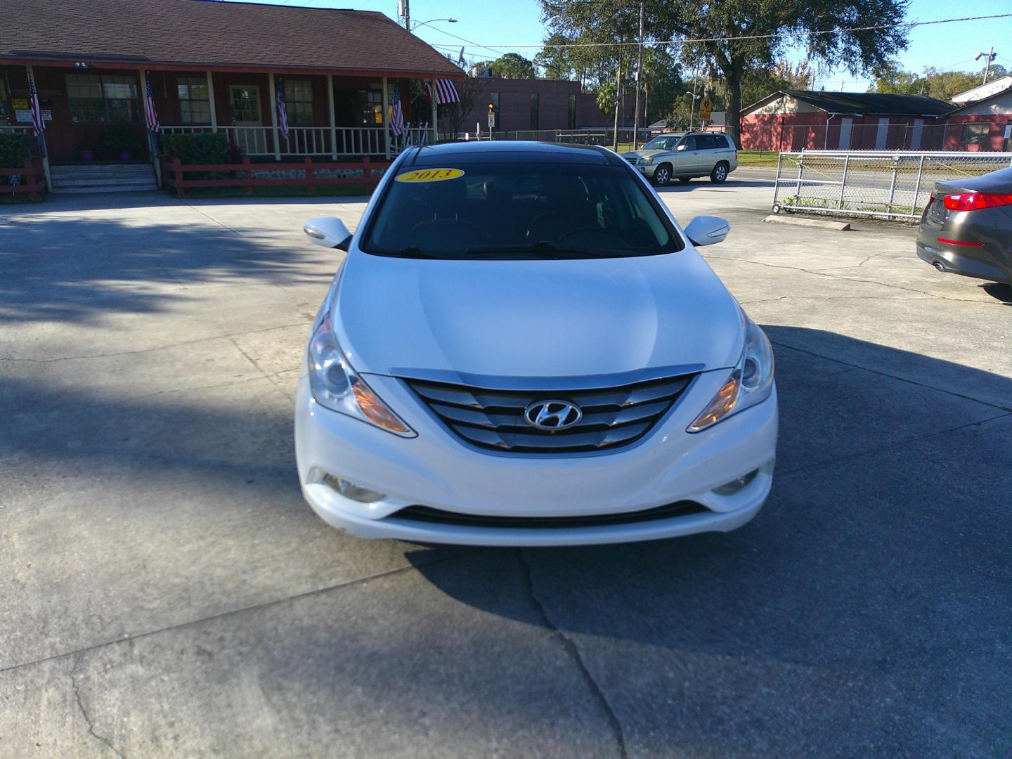 2013 WHITE HYUNDAI SONATA LIMITED; SE (5NPEC4AC9DH) , located at 1200 Cassat Avenue, Jacksonville, FL, 32205, (904) 695-1885, 30.302404, -81.731033 - Photo#0